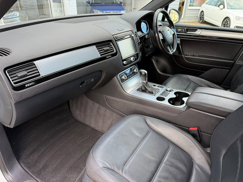 Volkswagen Touareg 3.0 TDI V6 R-Line Tiptronic 4WD Euro 6 (s/s) 5dr 5dr Automatic 2026