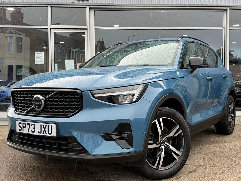 Volvo XC40 2.0 B3 MHEV Plus Dark DCT Auto Euro 6 (s/s) 5dr 5dr Automatic 2026