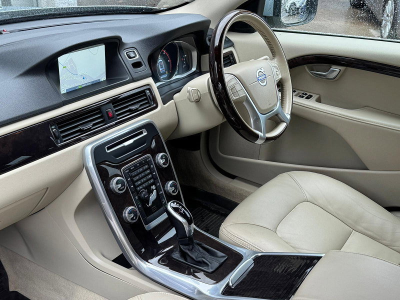 Volvo XC70 2.4 D5 SE Lux Geartronic AWD Euro 5 5dr 5dr Automatic 2026