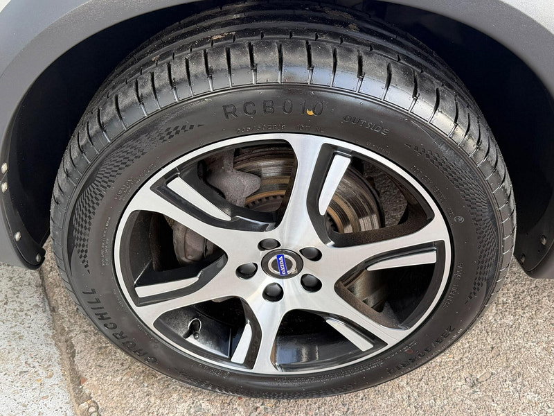 Volvo XC70 2.4 D5 SE Lux Geartronic AWD Euro 5 5dr 5dr Automatic 2026