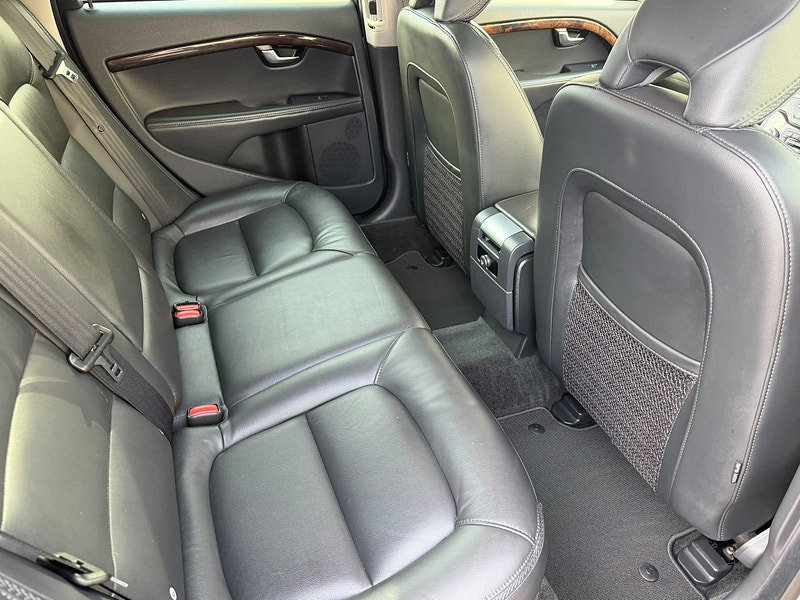 Volvo XC70 2.4 D5 SE Lux Geartronic AWD Euro 5 5dr 5dr Automatic 2026
