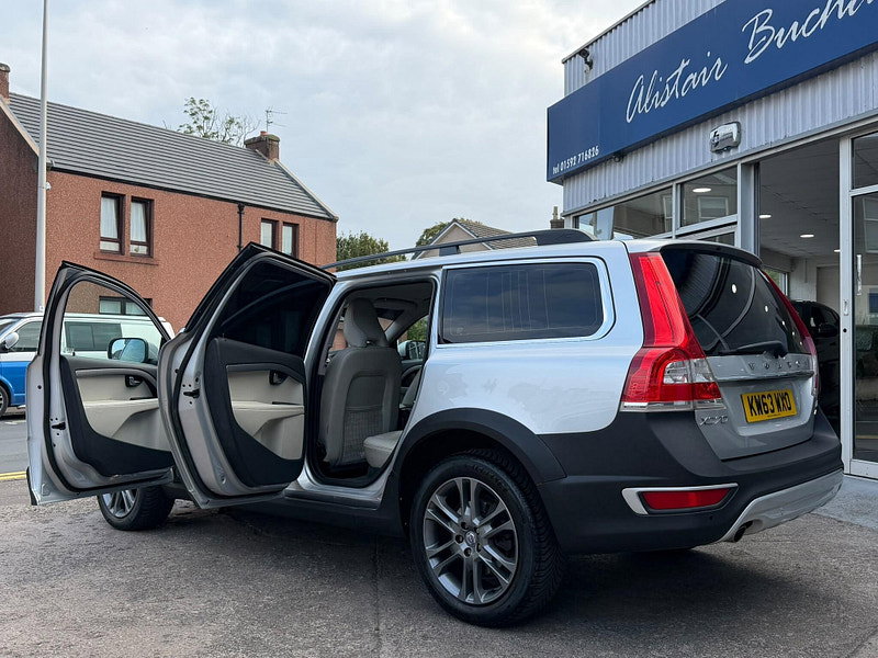 Volvo XC70 2.4 D5 SE Lux Geartronic AWD Euro 5 5dr 5dr Automatic 2026