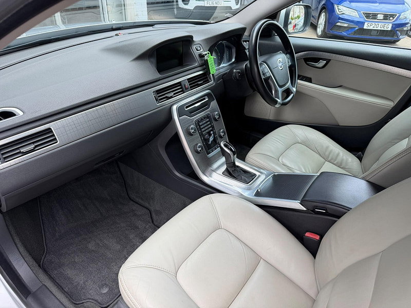 Volvo XC70 2.4 D5 SE Lux Geartronic AWD Euro 5 5dr 5dr Automatic 2026