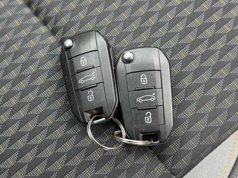 Vauxhall Crossland X 1.2 Tech Line Nav Euro 6 5dr 5dr Manual 2026