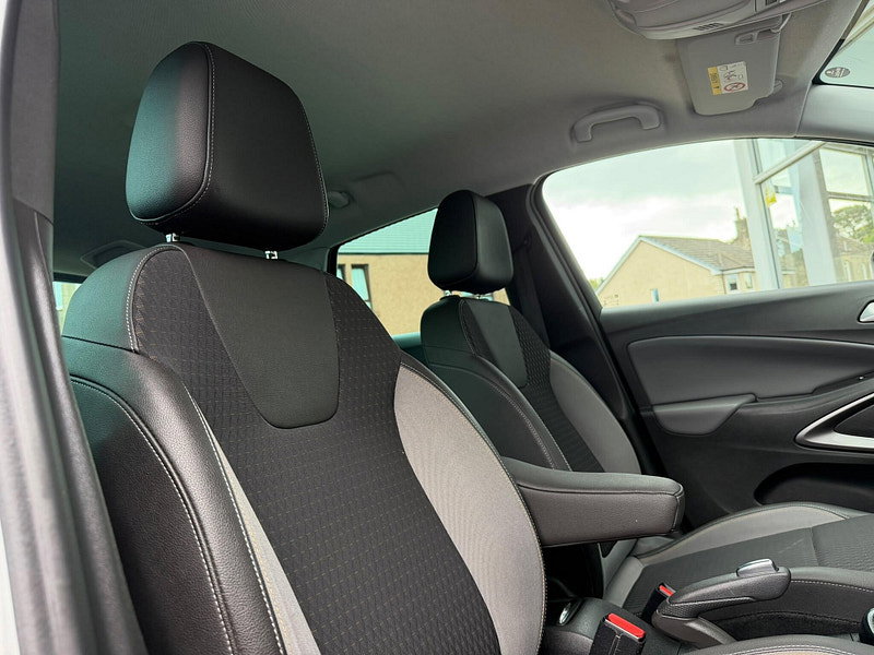 Vauxhall Crossland X 1.2 Tech Line Nav Euro 6 5dr 5dr Manual 2026