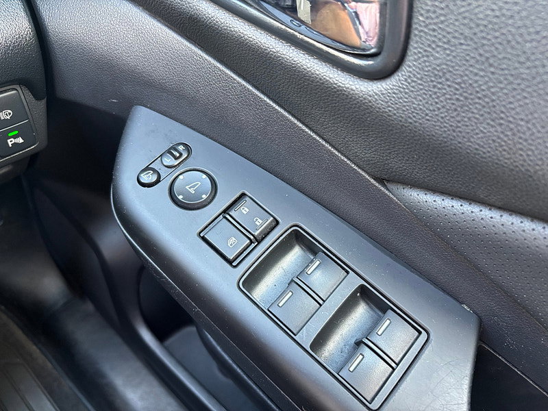 Honda CR-V 2.0 i-VTEC SR SUV 5dr Petrol Manual 4WD Euro 6 (s/s) (155 ps) 5dr Manual 2026