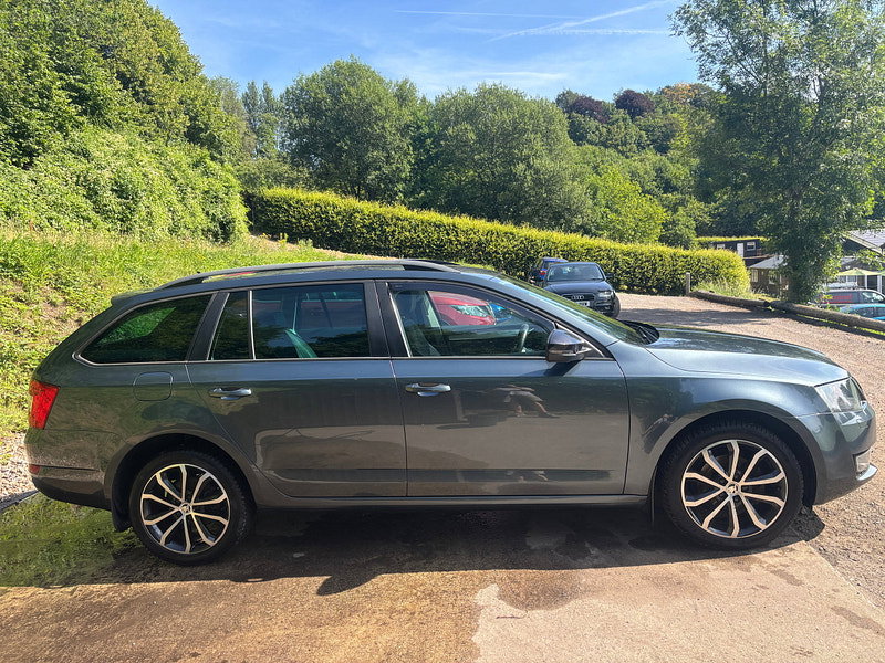 Skoda Octavia 2.0 TDI Elegance Estate 5dr Diesel Manual 4WD Euro 5 (s/s) (150 ps) 5dr Manual 2026