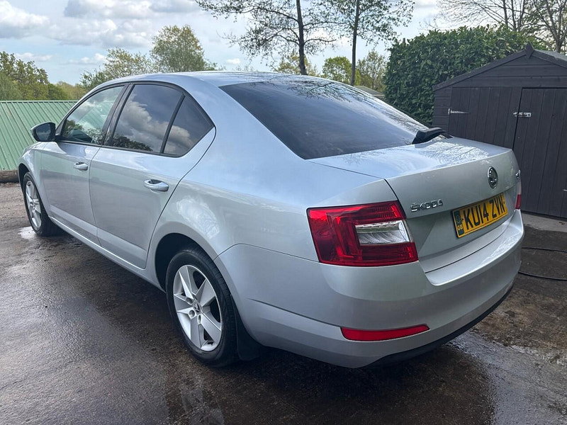 Skoda Octavia 2.0 TDI SE Hatchback 5dr Diesel DSG Euro 5 (s/s) (150 ps) 5dr Automatic 2026