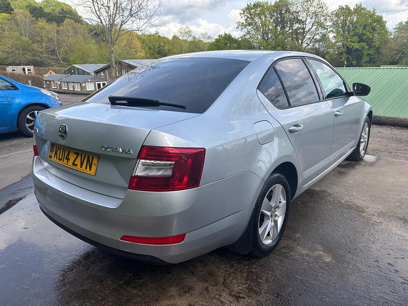 Skoda Octavia 2.0 TDI SE Hatchback 5dr Diesel DSG Euro 5 (s/s) (150 ps) 5dr Automatic 2026
