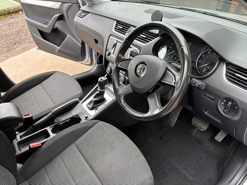 Skoda Octavia 2.0 TDI SE Hatchback 5dr Diesel DSG Euro 5 (s/s) (150 ps) 5dr Automatic 2026