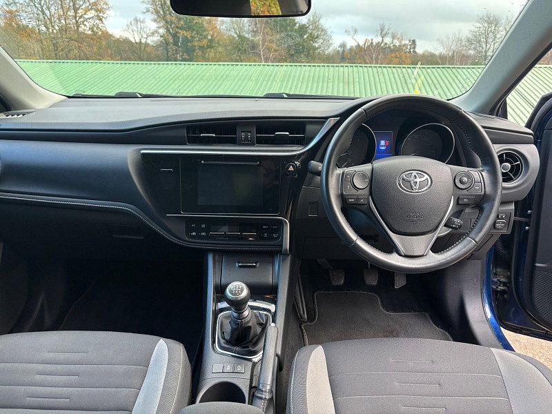 Toyota Auris 1.6 D-4D Design Hatchback 5dr Diesel Manual Euro 6 (s/s) (112 ps) 5dr Manual 2026