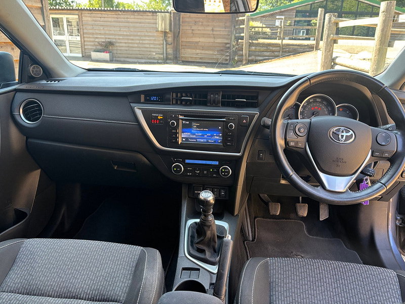 Toyota Auris 1.6 V-Matic Icon Plus Hatchback 5dr Petrol Manual Euro 5 (132 ps) 5dr Manual 2026