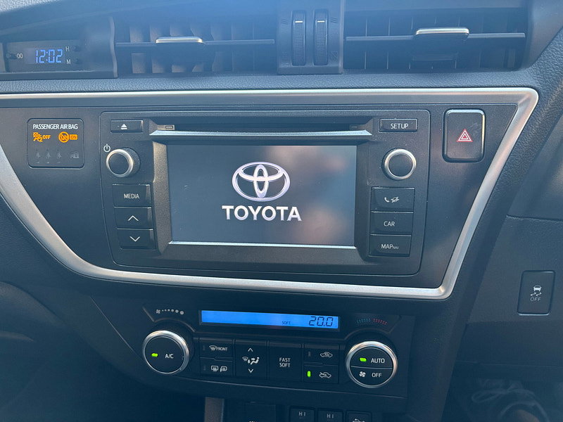 Toyota Auris 1.6 V-Matic Icon Plus Hatchback 5dr Petrol Manual Euro 5 (132 ps) 5dr Manual 2026