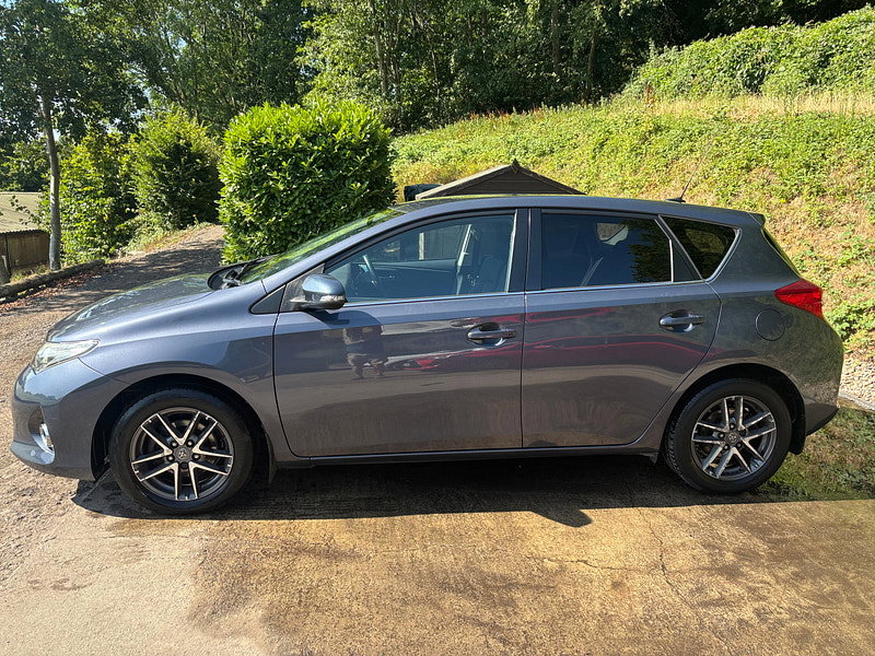 Toyota Auris 1.6 V-Matic Icon Plus Hatchback 5dr Petrol Manual Euro 5 (132 ps) 5dr Manual 2026