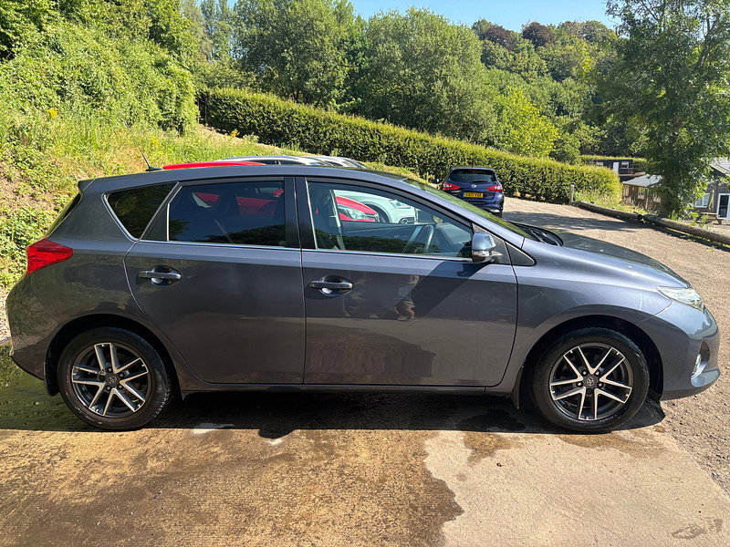 Toyota Auris 1.6 V-Matic Icon Plus Hatchback 5dr Petrol Manual Euro 5 (132 ps) 5dr Manual 2026
