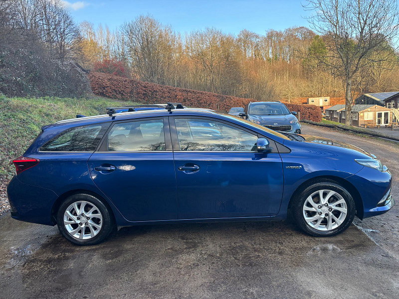 Toyota Auris 1.8 VVT-h Business Edition Touring Sports 5dr Petrol Hybrid CVT Euro 6 (s/s) (136 ps) 5dr Automatic 2026