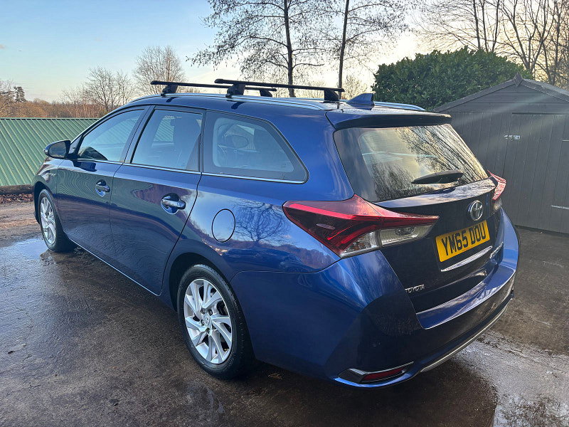 Toyota Auris 1.8 VVT-h Business Edition Touring Sports 5dr Petrol Hybrid CVT Euro 6 (s/s) (136 ps) 5dr Automatic 2026