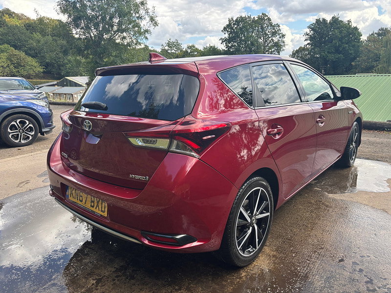 Toyota Auris 1.8 VVT-h Design Hatchback 5dr Petrol Hybrid CVT Euro 6 (s/s) (Safety Sense) (136 ps) 5dr Automatic 2026