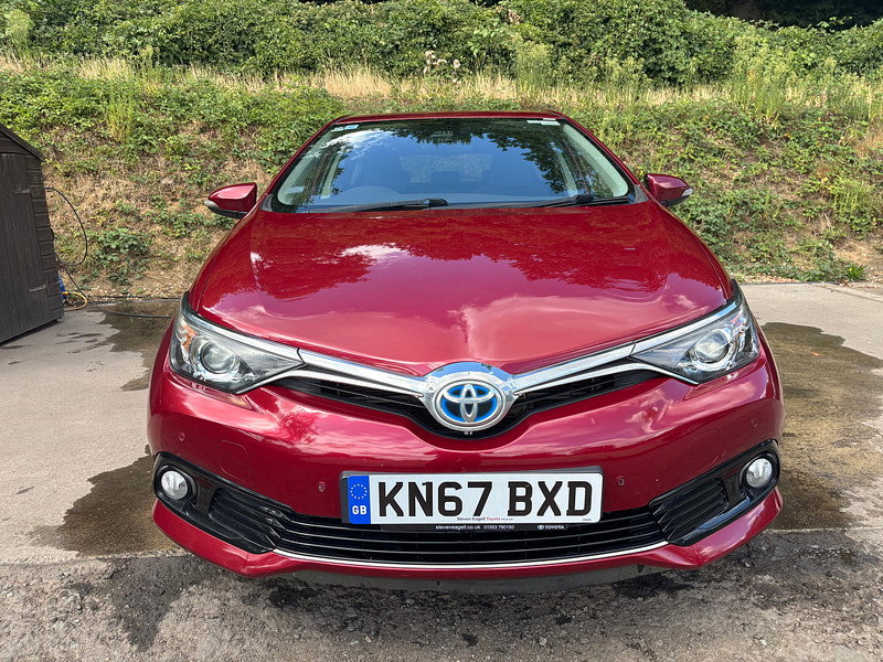 Toyota Auris 1.8 VVT-h Design Hatchback 5dr Petrol Hybrid CVT Euro 6 (s/s) (Safety Sense) (136 ps) 5dr Automatic 2026