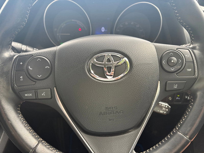 Toyota Auris 1.8 VVT-h Design Hatchback 5dr Petrol Hybrid CVT Euro 6 (s/s) (Safety Sense) (136 ps) 5dr Automatic 2026
