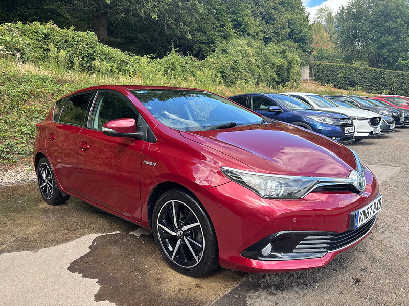 Toyota Auris 1.8 VVT-h Design Hatchback 5dr Petrol Hybrid CVT Euro 6 (s/s) (Safety Sense) (136 ps) 5dr Automatic 2026