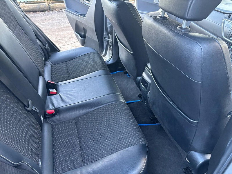 Toyota Auris 1.8 VVT-h Excel Hatchback 5dr Petrol Hybrid CVT Euro 5 (s/s) (136 ps) 5dr Automatic 2026
