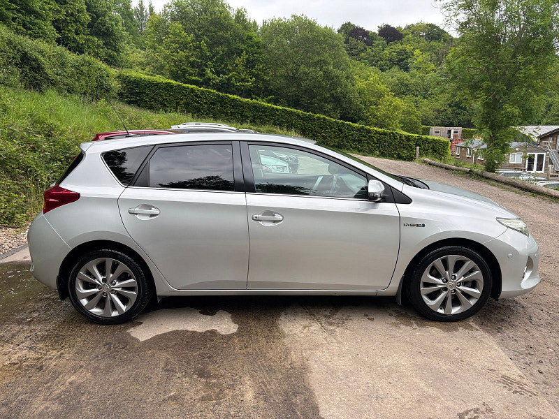 Toyota Auris 1.8 VVT-h Excel Hatchback 5dr Petrol Hybrid CVT Euro 5 (s/s) (136 ps) 5dr Automatic 2026