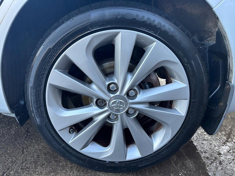 Toyota Auris 1.8 VVT-h Excel Hatchback 5dr Petrol Hybrid CVT Euro 5 (s/s) (136 ps) 5dr Automatic 2026