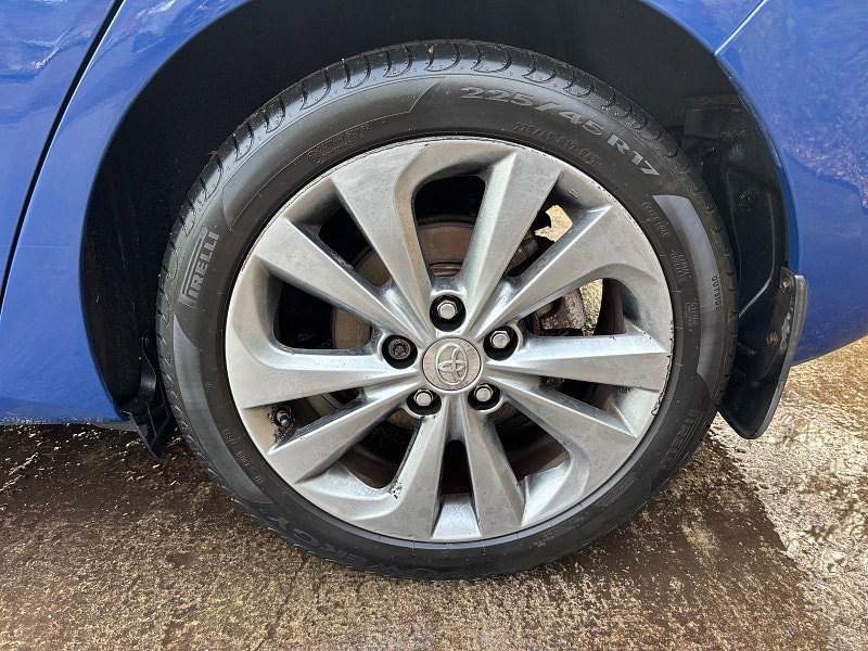 Toyota Auris 1.8 VVT-h Excel Hatchback 5dr Petrol Hybrid CVT Euro 6 (s/s) (Safety Sense) (136 ps) 5dr Automatic 2026