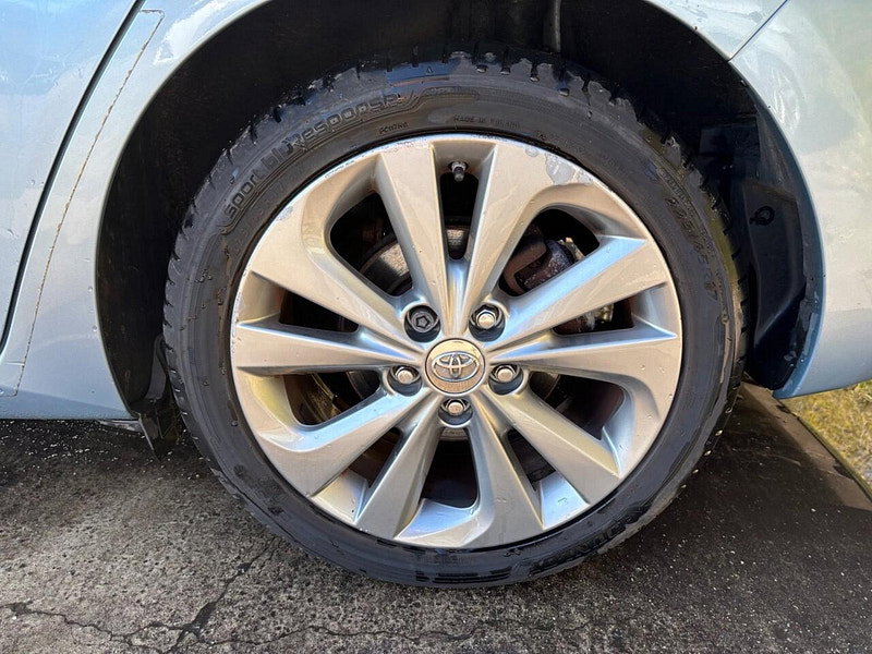 Toyota Auris 1.8 VVT-h Excel Touring Sports 5dr Petrol Hybrid CVT Euro 5 (s/s) (136 ps) 5dr Automatic 2026