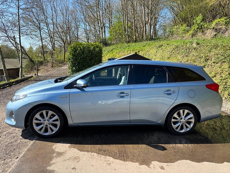 Toyota Auris 1.8 VVT-h Excel Touring Sports 5dr Petrol Hybrid CVT Euro 5 (s/s) (136 ps) 5dr Automatic 2026
