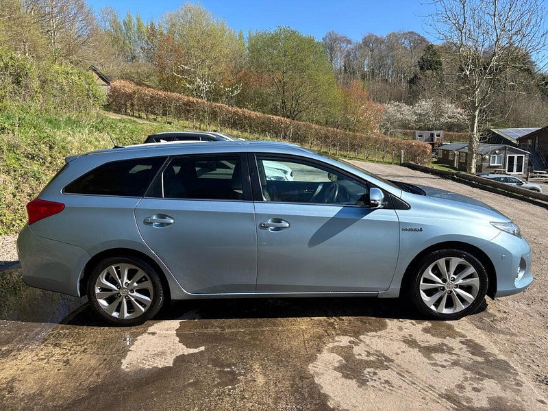 Toyota Auris 1.8 VVT-h Excel Touring Sports 5dr Petrol Hybrid CVT Euro 5 (s/s) (136 ps) 5dr Automatic 2026