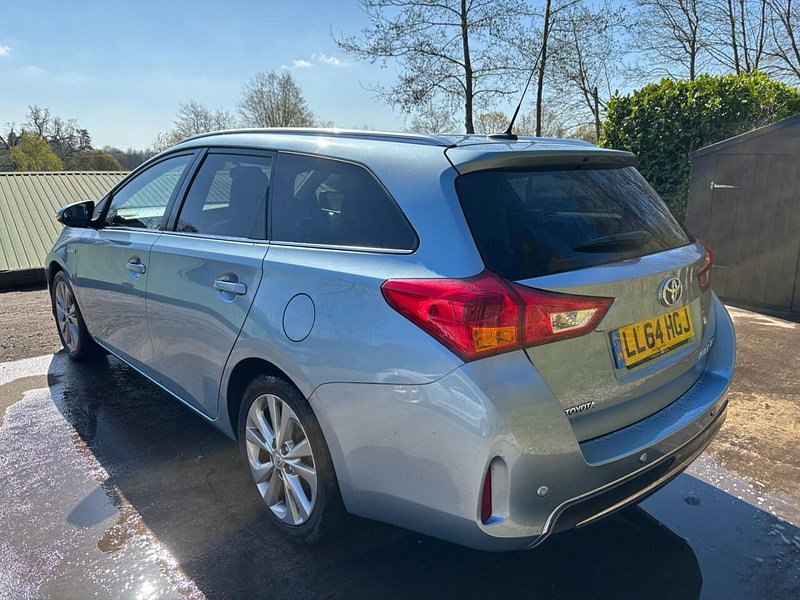 Toyota Auris 1.8 VVT-h Excel Touring Sports 5dr Petrol Hybrid CVT Euro 5 (s/s) (136 ps) 5dr Automatic 2026