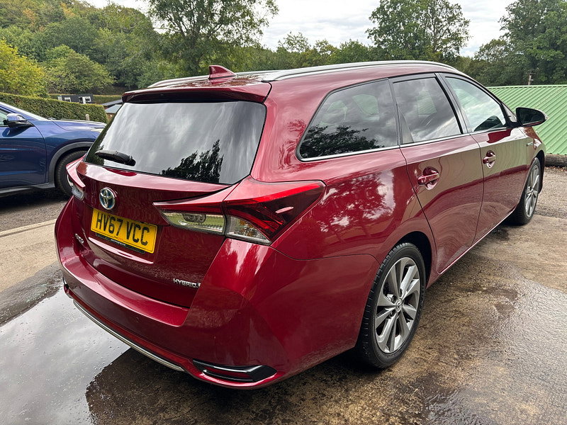 Toyota Auris 1.8 VVT-h Excel Touring Sports 5dr Petrol Hybrid CVT Euro 6 (s/s) (Safety Sense) (136 ps) 5dr Automatic 2026