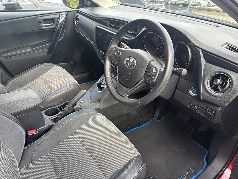 Toyota Auris 1.8 VVT-h Excel Touring Sports 5dr Petrol Hybrid CVT Euro 6 (s/s) (Safety Sense) (136 ps) 5dr Automatic 2026