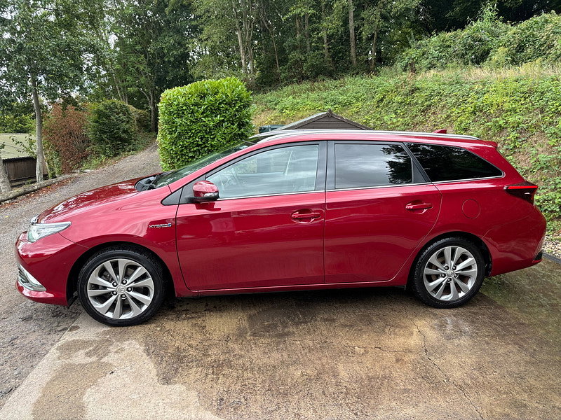 Toyota Auris 1.8 VVT-h Excel Touring Sports 5dr Petrol Hybrid CVT Euro 6 (s/s) (Safety Sense) (136 ps) 5dr Automatic 2026