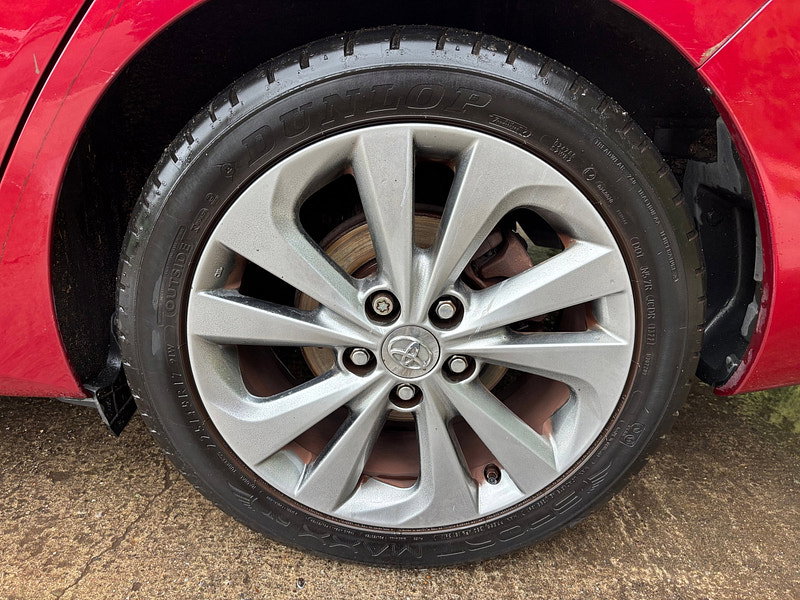 Toyota Auris 1.8 VVT-h Excel Touring Sports 5dr Petrol Hybrid CVT Euro 6 (s/s) (Safety Sense) (136 ps) 5dr Automatic 2026