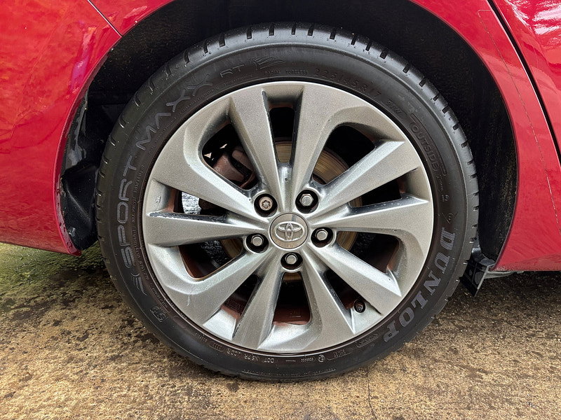 Toyota Auris 1.8 VVT-h Excel Touring Sports 5dr Petrol Hybrid CVT Euro 6 (s/s) (Safety Sense) (136 ps) 5dr Automatic 2026