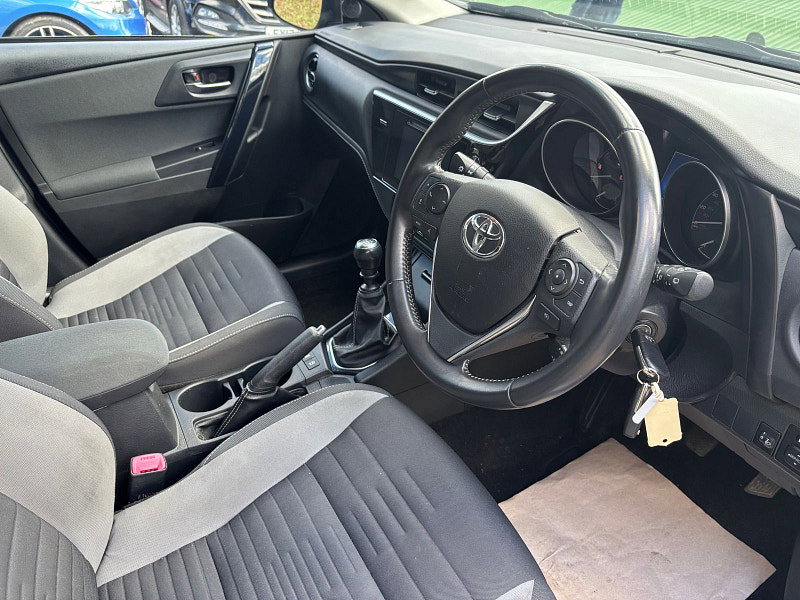 Toyota Auris 1.2 VVT-i Design Hatchback 5dr Petrol Manual Euro 6 (s/s) (116 ps) 5dr Manual 2026
