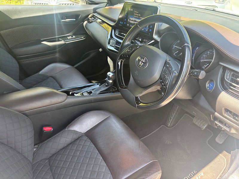 Toyota C-HR 1.8 VVT-h Excel SUV 5dr Petrol Hybrid CVT Euro 6 (s/s) (122 ps) 5dr Automatic 2026