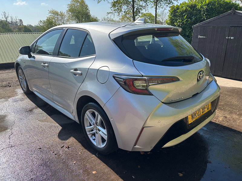 Toyota Corolla 1.8 VVT-h GPF Icon Tech Hatchback 5dr Petrol Hybrid CVT Euro 6 (s/s) (122 ps) 5dr Automatic 2026