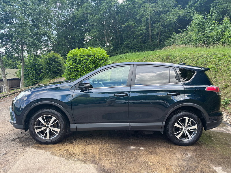 Toyota RAV4 2.0 D-4D Business Edition SUV 5dr Diesel Manual Euro 6 (s/s) (Safety Sense, Nav) (143 ps) 5dr Manual 2026