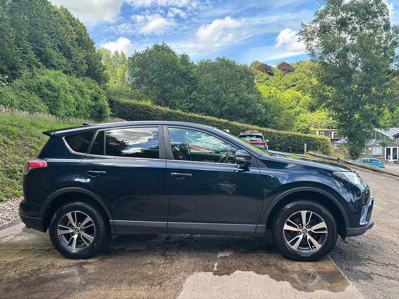 Toyota RAV4 2.0 D-4D Business Edition SUV 5dr Diesel Manual Euro 6 (s/s) (Safety Sense, Nav) (143 ps) 5dr Manual 2026