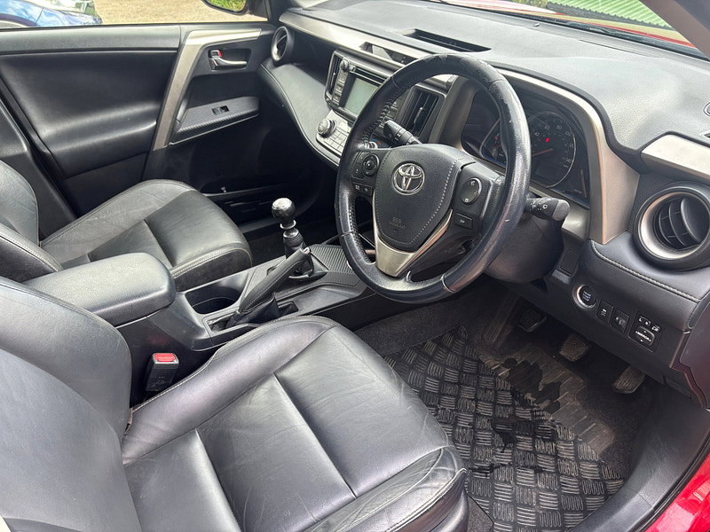 Toyota RAV4 2.0 D-4D Invincible SUV 5dr Diesel Manual 4WD Euro 5 (s/s) (124 ps) 5dr Manual 2026
