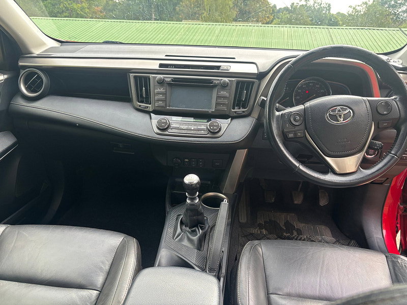Toyota RAV4 2.0 D-4D Invincible SUV 5dr Diesel Manual 4WD Euro 5 (s/s) (124 ps) 5dr Manual 2026