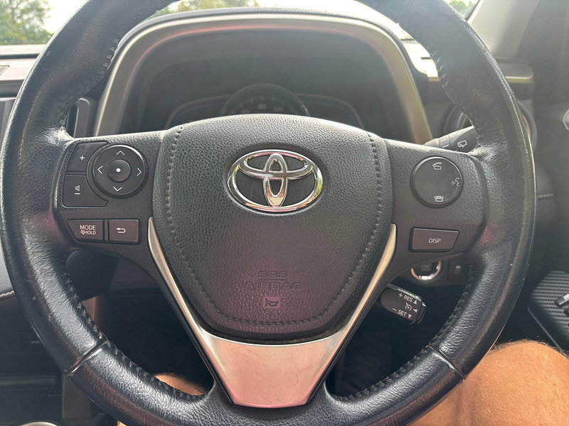 Toyota RAV4 2.0 D-4D Invincible SUV 5dr Diesel Manual 4WD Euro 5 (s/s) (124 ps) 5dr Manual 2026