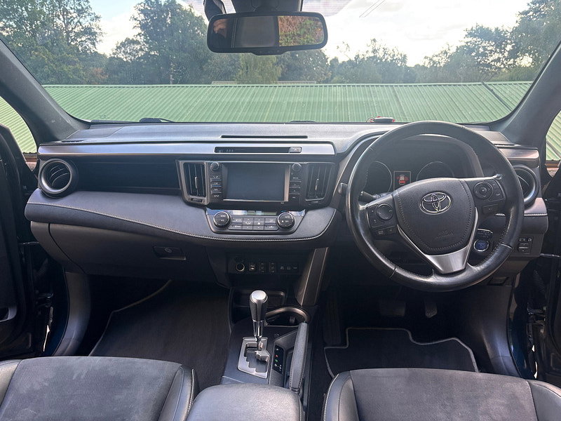 Toyota RAV4 2.5 VVT-h Design SUV 5dr Petrol Hybrid CVT Euro 6 (s/s) (197 ps) 5dr Automatic 2026