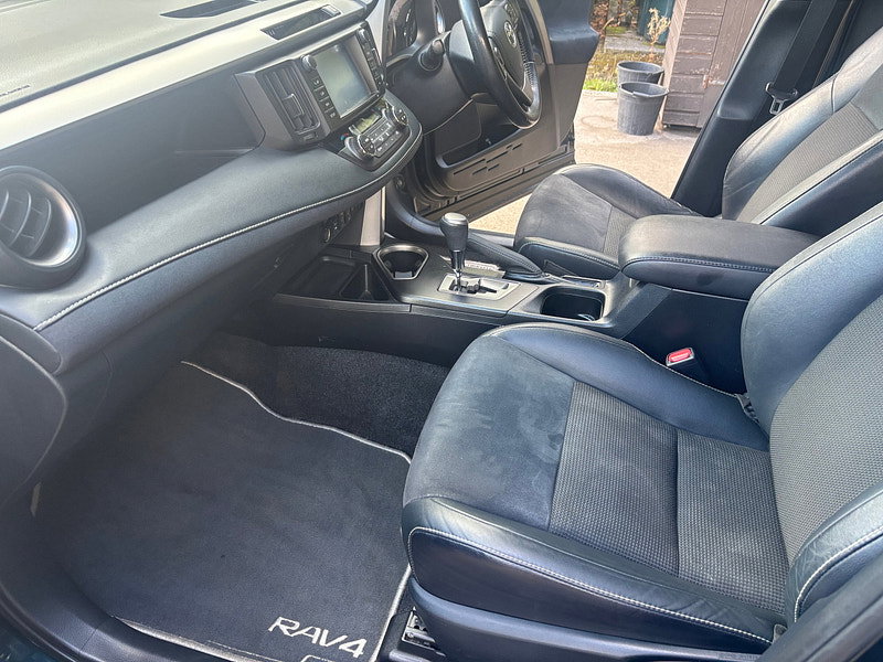 Toyota RAV4 2.5 VVT-h Design SUV 5dr Petrol Hybrid CVT Euro 6 (s/s) (197 ps) 5dr Automatic 2026