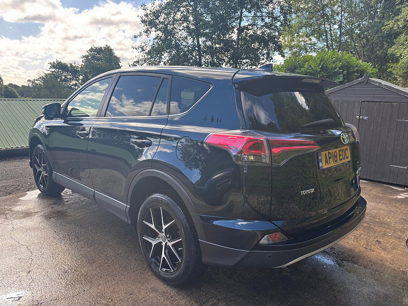 Toyota RAV4 2.5 VVT-h Design SUV 5dr Petrol Hybrid CVT Euro 6 (s/s) (197 ps) 5dr Automatic 2026