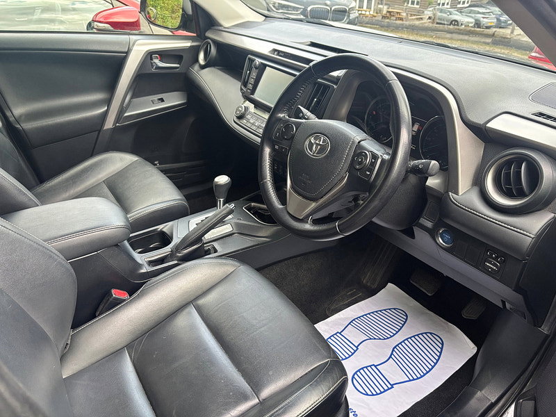 Toyota RAV4 2.5 VVT-h Excel SUV 5dr Petrol Hybrid CVT 4WD Euro 6 (s/s) (197 ps) 5dr Automatic 2026